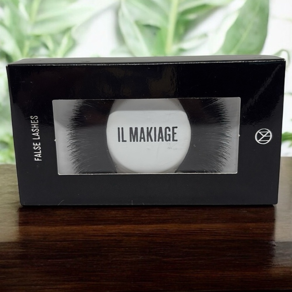 🟢 IL MAKIAGE Dramatic Black False Lashes - NO 30